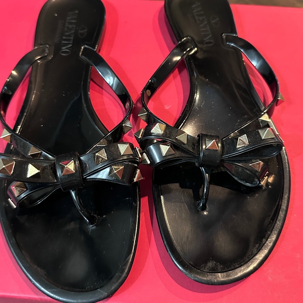 Valentino Rockstud Flip flops